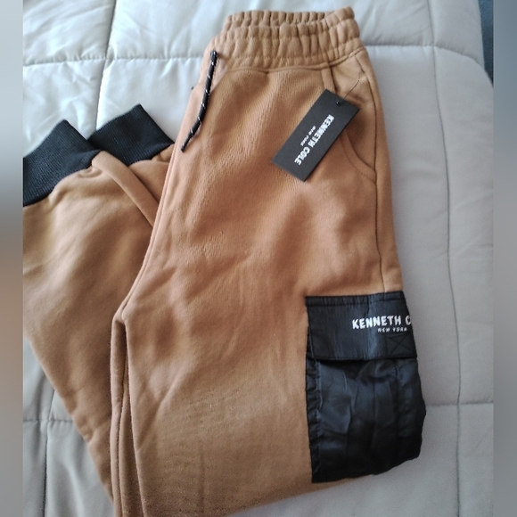 Kenneth Cole Jogger and C&J Jeans - Picture 5 of 8